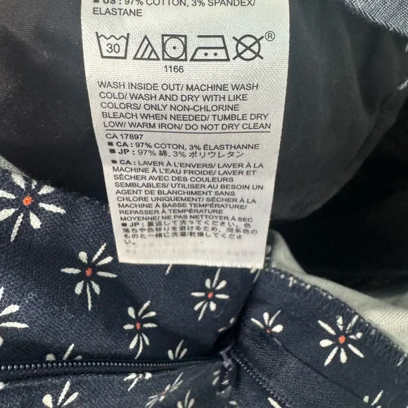 Banana Republic Dark Blue Floral Women's Shorts - Picture 4 of 5